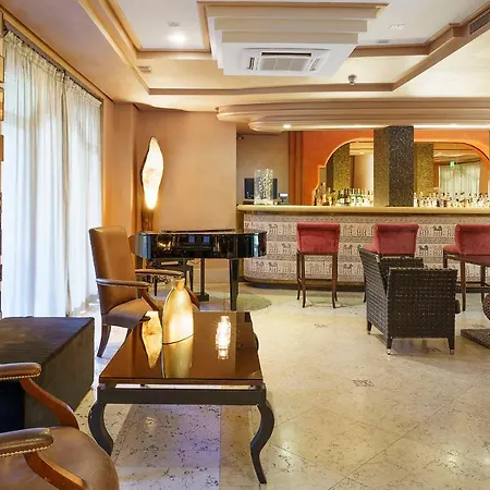 Palace Luxury